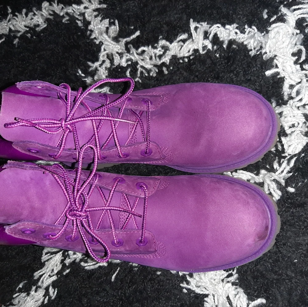 Purple timberlands - Picture 2 of 13